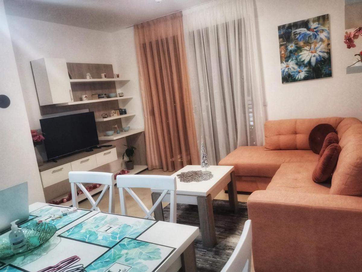 Hills Afrodita Moon Apartment *